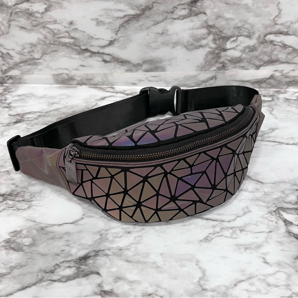 Reflective Rave Fanny Pack - Picture 2 of 7